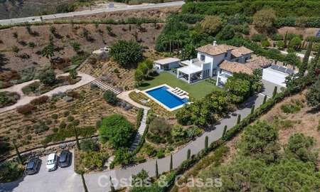Luxueuze villa in mediterrane stijl te koop in een gated community omgeven door natuur in Marbella - Benahavis 805709