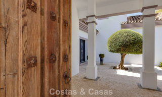 Luxueuze villa in mediterrane stijl te koop in een gated community omgeven door natuur in Marbella - Benahavis 805710 