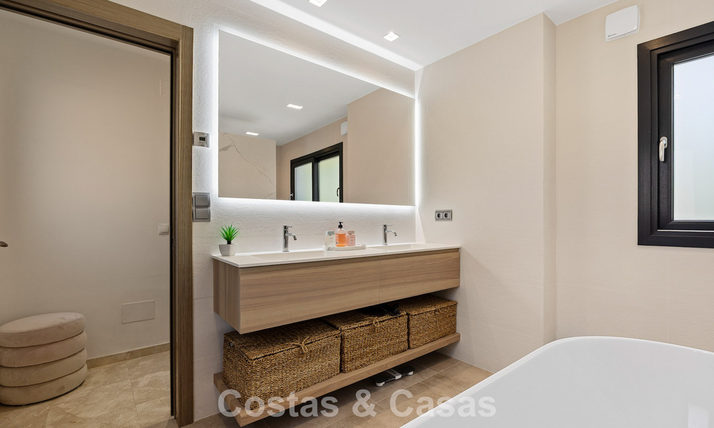 Luxueuze villa in mediterrane stijl te koop in een gated community omgeven door natuur in Marbella - Benahavis 805733