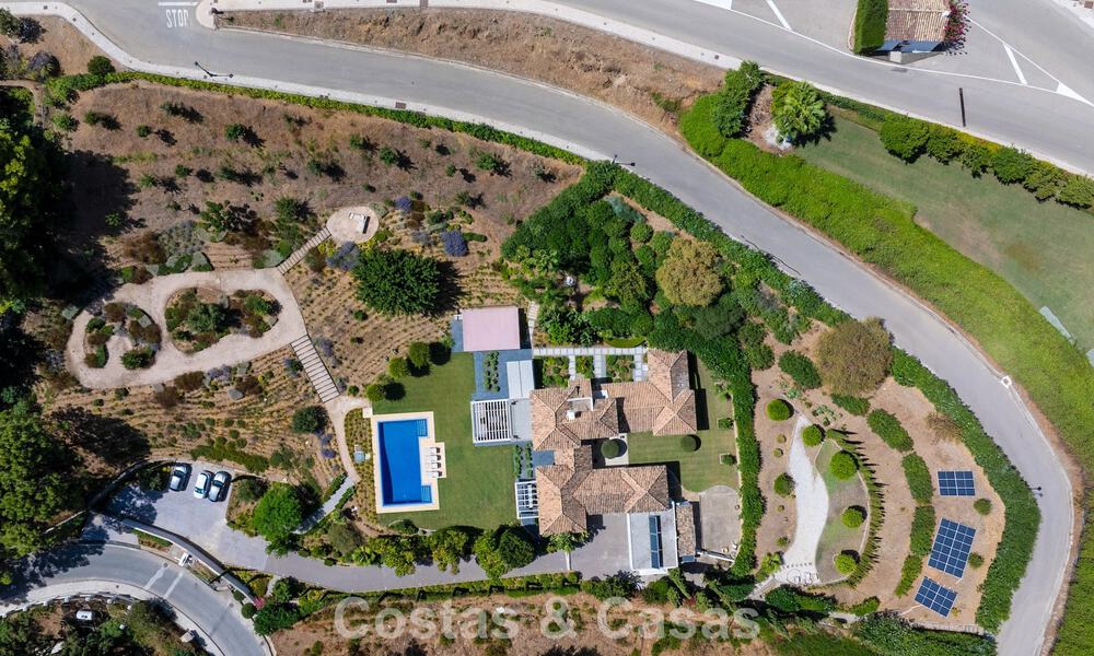 Luxueuze villa in mediterrane stijl te koop in een gated community omgeven door natuur in Marbella - Benahavis 805735