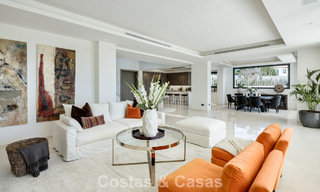 Eigentijdse luxevilla te koop, in een exclusieve, afgeschermde woonwijk op Marbella’s prestigieuze Golden Mile 776675 