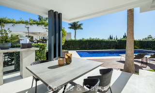 Eigentijdse luxevilla te koop, in een exclusieve, afgeschermde woonwijk op Marbella’s prestigieuze Golden Mile 776702 