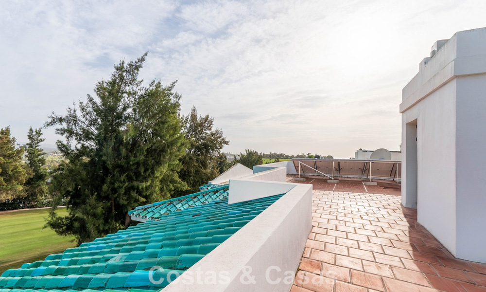 Charmant herenhuis met privézwembad te koop, in een gewilde golfenclave van La Quinta, Marbella - Benahavis 776618
