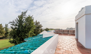 Charmant herenhuis met privézwembad te koop, in een gewilde golfenclave van La Quinta, Marbella - Benahavis 776618 