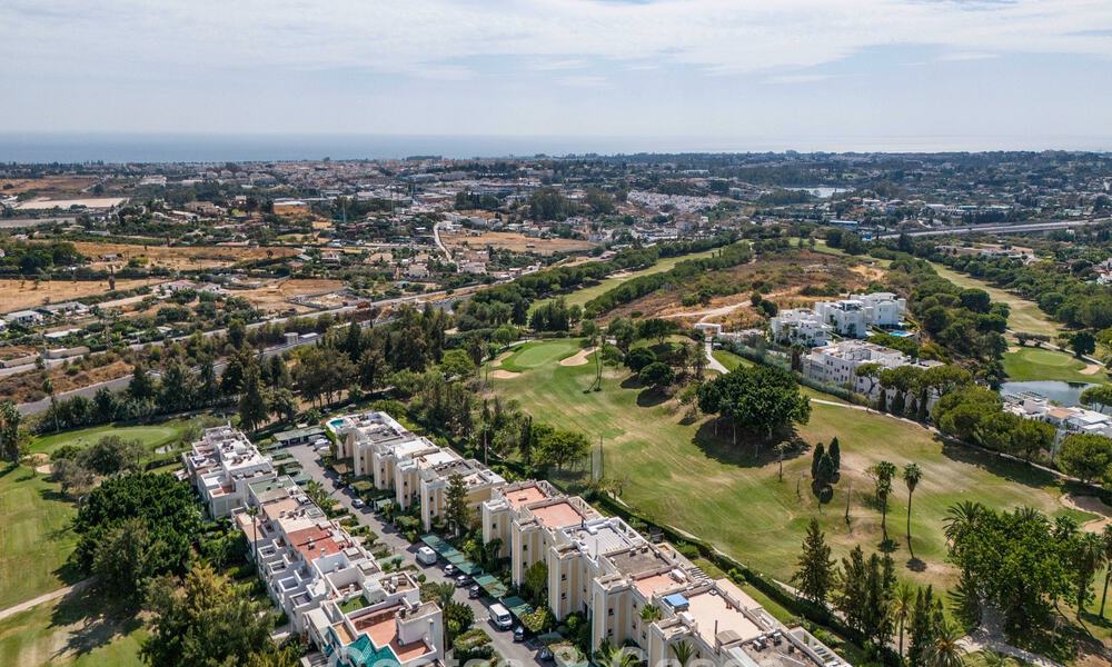 Charmant herenhuis met privézwembad te koop, in een gewilde golfenclave van La Quinta, Marbella - Benahavis 776620