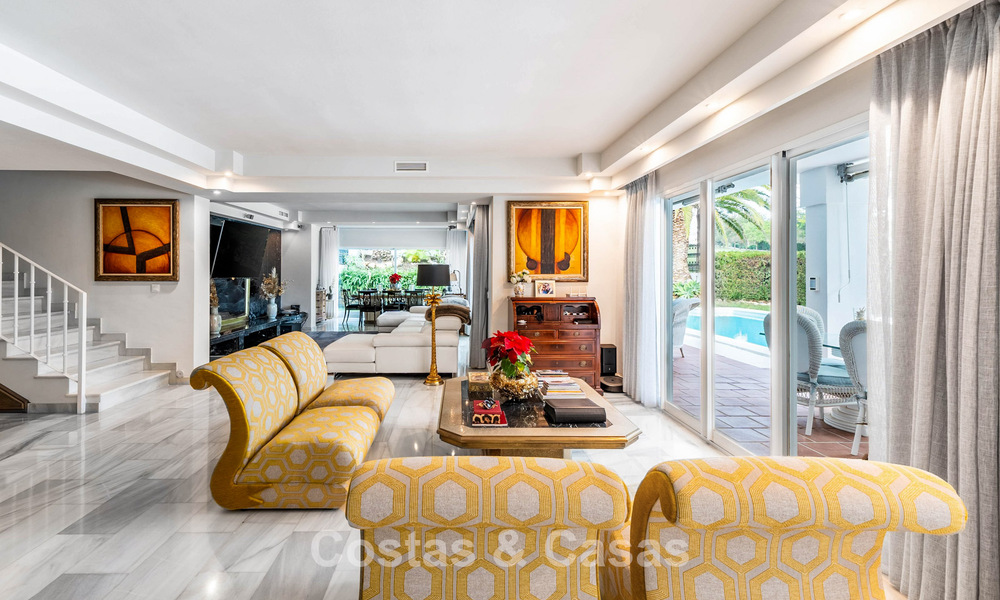 Charmant herenhuis met privézwembad te koop, in een gewilde golfenclave van La Quinta, Marbella - Benahavis 776628