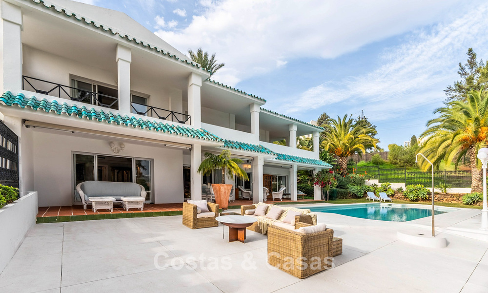 Charmant herenhuis met privézwembad te koop, in een gewilde golfenclave van La Quinta, Marbella - Benahavis 776633