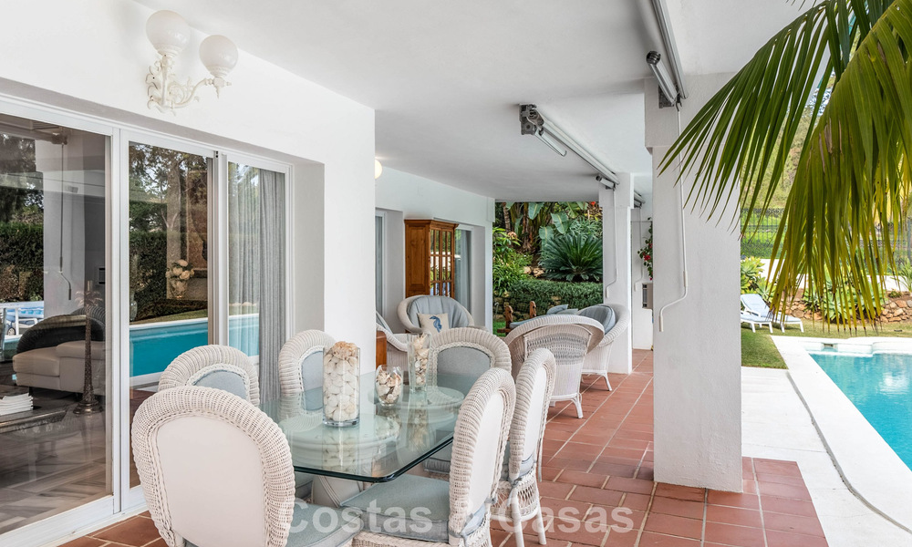 Charmant herenhuis met privézwembad te koop, in een gewilde golfenclave van La Quinta, Marbella - Benahavis 776635