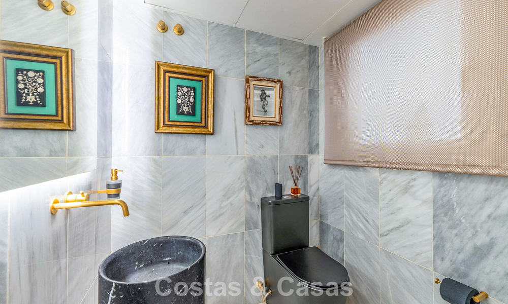Charmant herenhuis met privézwembad te koop, in een gewilde golfenclave van La Quinta, Marbella - Benahavis 776636