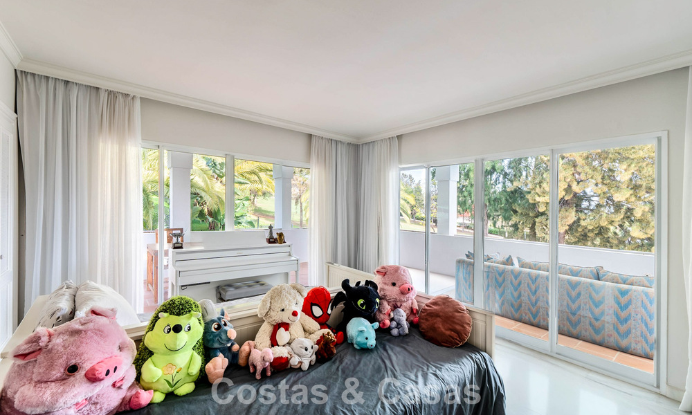Charmant herenhuis met privézwembad te koop, in een gewilde golfenclave van La Quinta, Marbella - Benahavis 776637