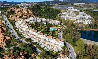 Luxueus gerenoveerd penthouse met panoramisch zeezicht te koop in Nueva Andalucia, Marbella 776789 