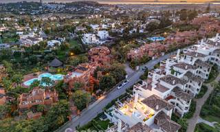 Luxueus gerenoveerd penthouse met panoramisch zeezicht te koop in Nueva Andalucia, Marbella 776793 