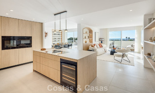 Luxueus gerenoveerd penthouse met panoramisch zeezicht te koop in Nueva Andalucia, Marbella 776796 