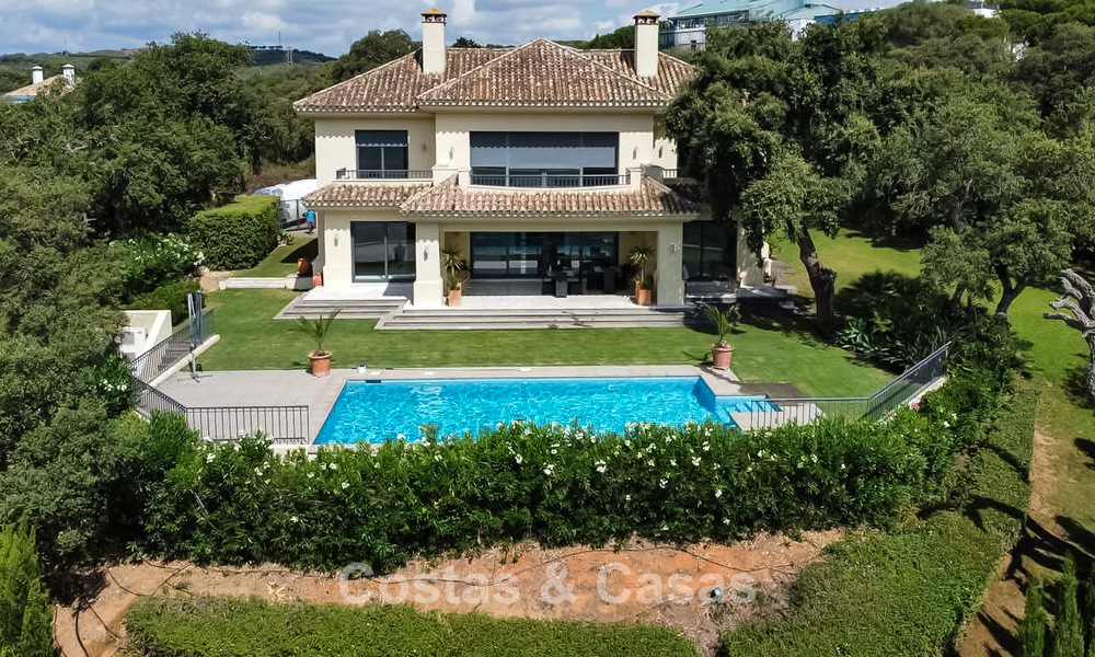 Fantastische luxevilla te koop omgeven door natuur in de exclusieve community van Valderrama in Sotogrande, Costa del Sol 776715