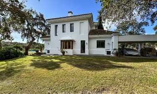 Fantastische luxevilla te koop omgeven door natuur in de exclusieve community van Valderrama in Sotogrande, Costa del Sol 776718 