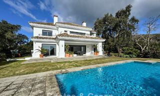 Fantastische luxevilla te koop omgeven door natuur in de exclusieve community van Valderrama in Sotogrande, Costa del Sol 776722 