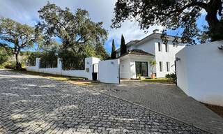 Fantastische luxevilla te koop omgeven door natuur in de exclusieve community van Valderrama in Sotogrande, Costa del Sol 776728 