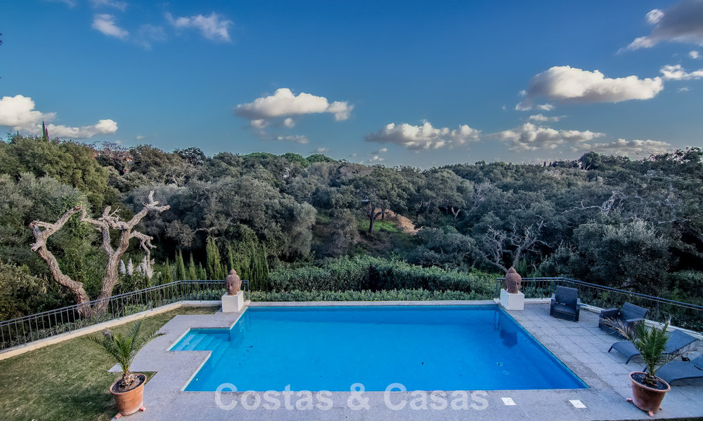 Fantastische luxevilla te koop omgeven door natuur in de exclusieve community van Valderrama in Sotogrande, Costa del Sol 776732