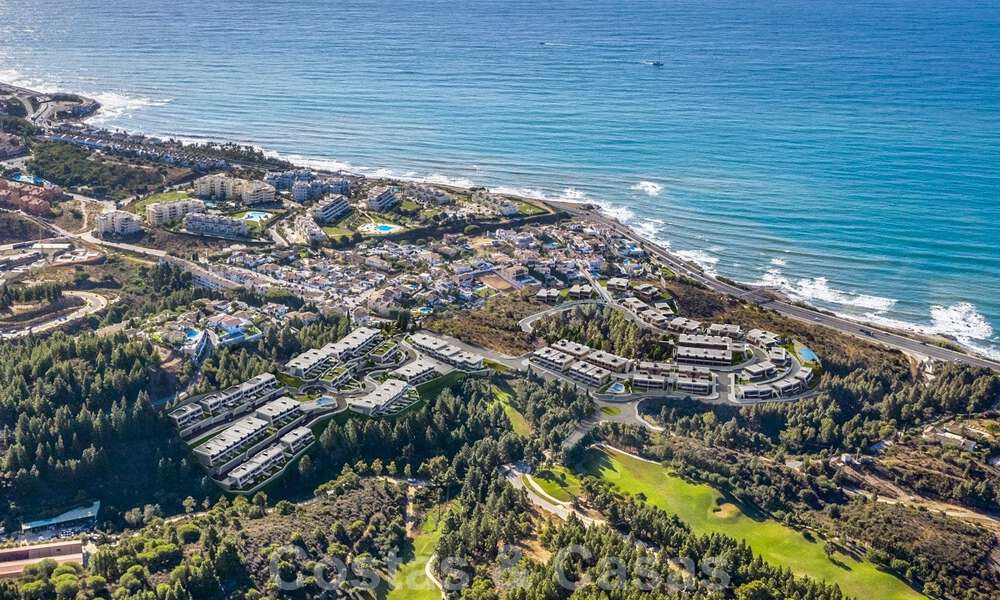 Moderne, halfvrijstaande villa met uitzicht op zee te koop in een luxe resort in Mijas Costa, Costa del Sol 776818
