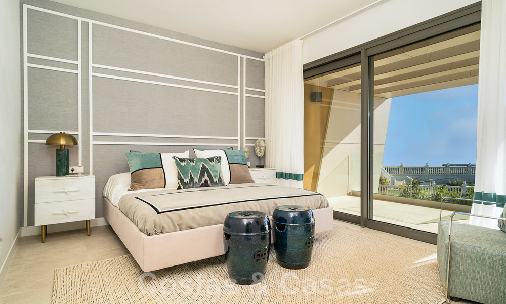 Moderne, halfvrijstaande villa met uitzicht op zee te koop in een luxe resort in Mijas Costa, Costa del Sol 776824