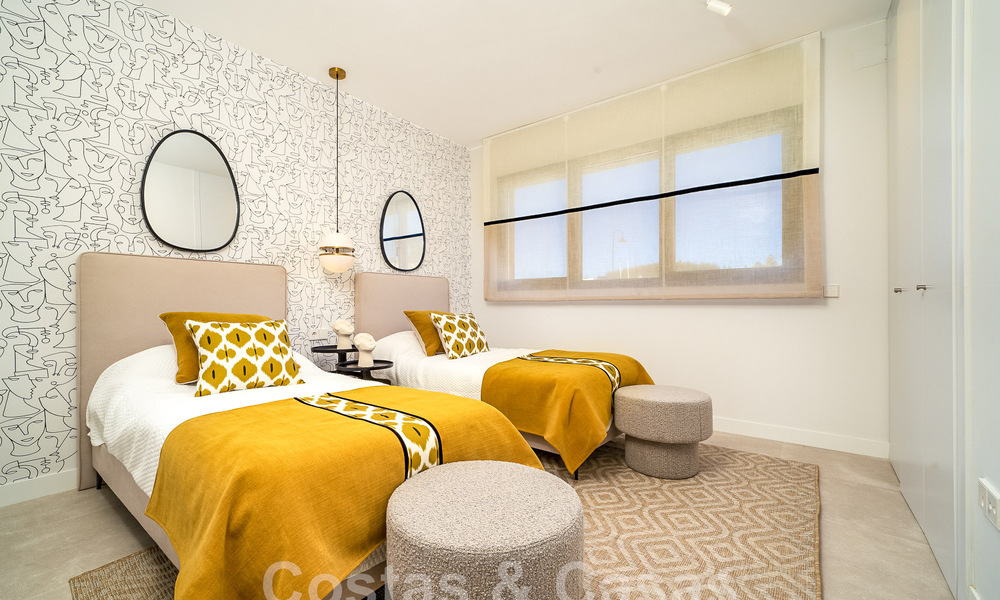 Moderne, halfvrijstaande villa met uitzicht op zee te koop in een luxe resort in Mijas Costa, Costa del Sol 776825