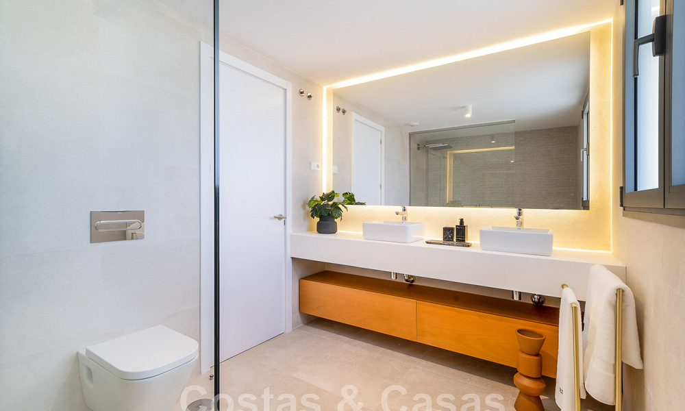 Moderne, halfvrijstaande villa met uitzicht op zee te koop in een luxe resort in Mijas Costa, Costa del Sol 776836