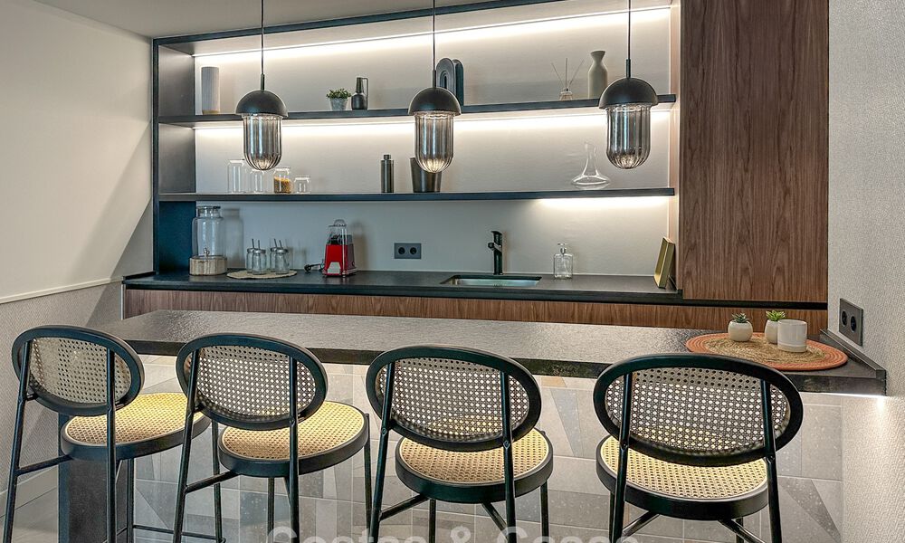 Gerenoveerde moderne luxevilla te koop in een prestigieuze woonwijk in Marbella Oost 777036