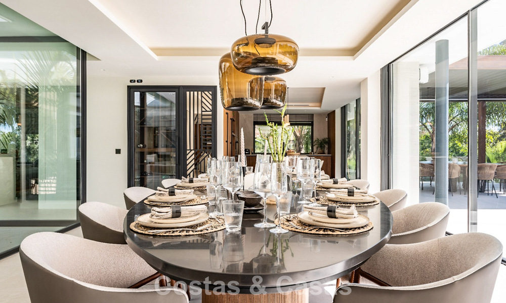 Gerenoveerde moderne luxevilla te koop in een prestigieuze woonwijk in Marbella Oost 777043