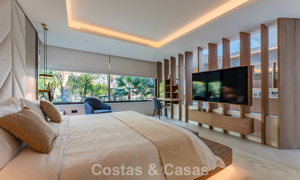 Gerenoveerde moderne luxevilla te koop in een prestigieuze woonwijk in Marbella Oost 777045