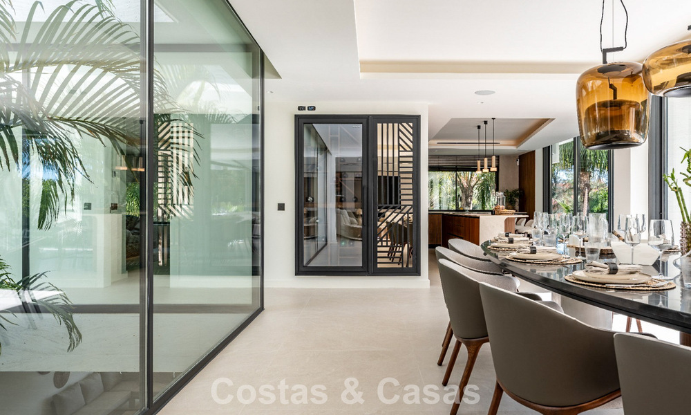 Gerenoveerde moderne luxevilla te koop in een prestigieuze woonwijk in Marbella Oost 777046