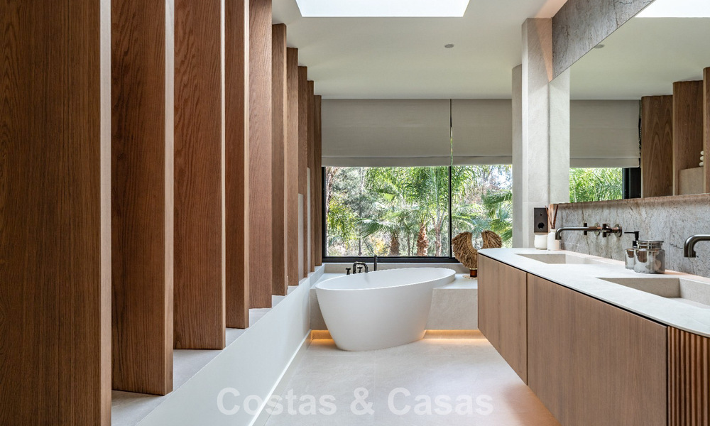 Gerenoveerde moderne luxevilla te koop in een prestigieuze woonwijk in Marbella Oost 777047