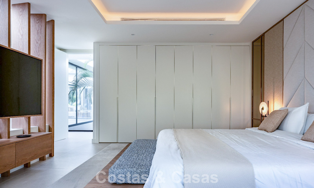 Gerenoveerde moderne luxevilla te koop in een prestigieuze woonwijk in Marbella Oost 777048