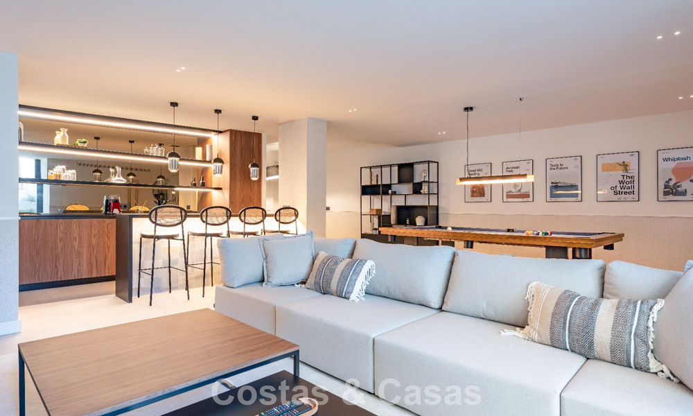 Gerenoveerde moderne luxevilla te koop in een prestigieuze woonwijk in Marbella Oost 777049