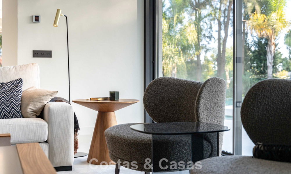 Gerenoveerde moderne luxevilla te koop in een prestigieuze woonwijk in Marbella Oost 777058
