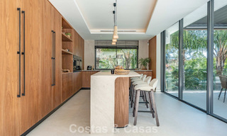 Gerenoveerde moderne luxevilla te koop in een prestigieuze woonwijk in Marbella Oost 777059 