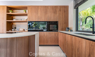 Gerenoveerde moderne luxevilla te koop in een prestigieuze woonwijk in Marbella Oost 777061 