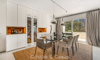Exclusief, ruim duplex penthouse te koop, met privézwembad en zeezicht, vlak bij het strand in Puerto Banus, Marbella 776955 