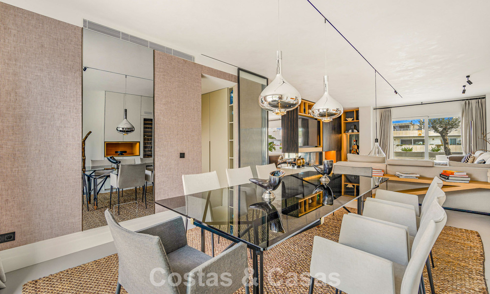 Exclusief, ruim duplex penthouse te koop, met privézwembad en zeezicht, vlak bij het strand in Puerto Banus, Marbella 776957