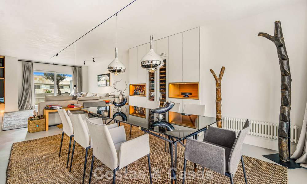 Exclusief, ruim duplex penthouse te koop, met privézwembad en zeezicht, vlak bij het strand in Puerto Banus, Marbella 776958