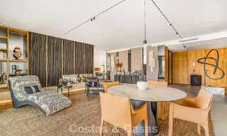 Exclusief, ruim duplex penthouse te koop, met privézwembad en zeezicht, vlak bij het strand in Puerto Banus, Marbella 776961 