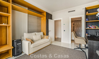 Exclusief, ruim duplex penthouse te koop, met privézwembad en zeezicht, vlak bij het strand in Puerto Banus, Marbella 776973 
