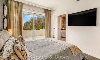 Exclusief, ruim duplex penthouse te koop, met privézwembad en zeezicht, vlak bij het strand in Puerto Banus, Marbella 776976 