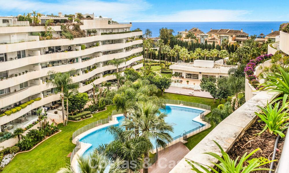Exclusief, ruim duplex penthouse te koop, met privézwembad en zeezicht, vlak bij het strand in Puerto Banus, Marbella 776998