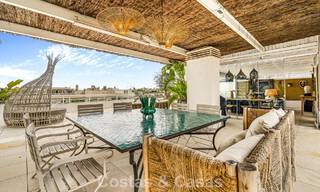 Exclusief, ruim duplex penthouse te koop, met privézwembad en zeezicht, vlak bij het strand in Puerto Banus, Marbella 777001 