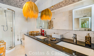 Exclusief, ruim duplex penthouse te koop, met privézwembad en zeezicht, vlak bij het strand in Puerto Banus, Marbella 777004 