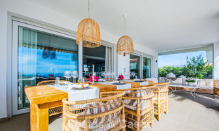 Hedendaagse Mediterrane, luxevilla met panoramisch berg- en zeezicht te koop in Oost Marbella 776843 