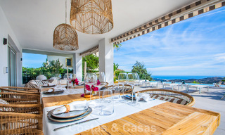 Hedendaagse Mediterrane, luxevilla met panoramisch berg- en zeezicht te koop in Oost Marbella 776845 