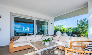 Hedendaagse Mediterrane, luxevilla met panoramisch berg- en zeezicht te koop in Oost Marbella 776846 