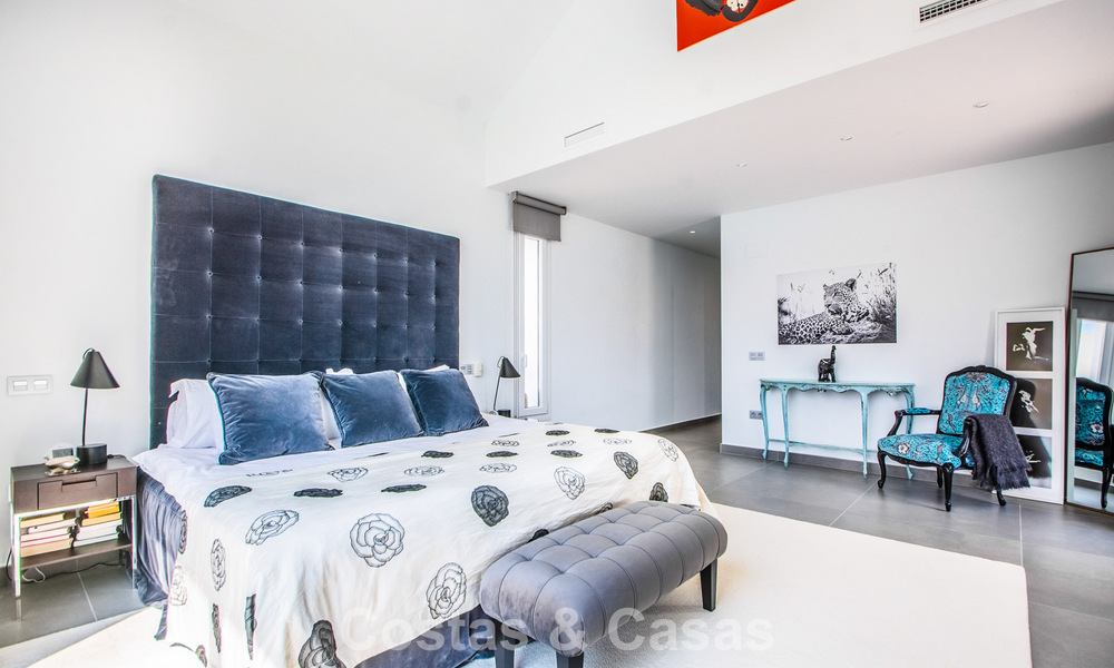 Hedendaagse Mediterrane, luxevilla met panoramisch berg- en zeezicht te koop in Oost Marbella 776858