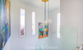Hedendaagse Mediterrane, luxevilla met panoramisch berg- en zeezicht te koop in Oost Marbella 776866 